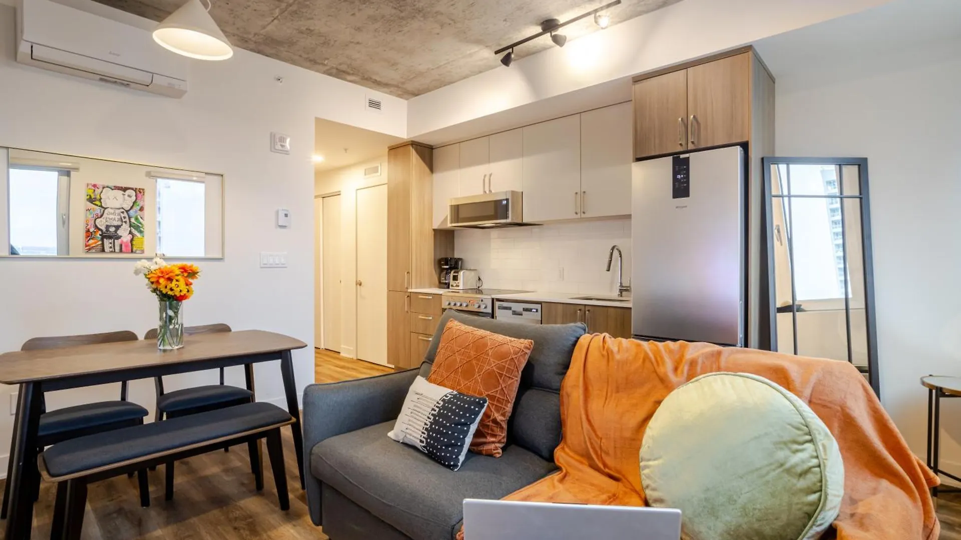 מונטריאול Stylish 1Bdr Apartment In The Heart Of Dt Mtl