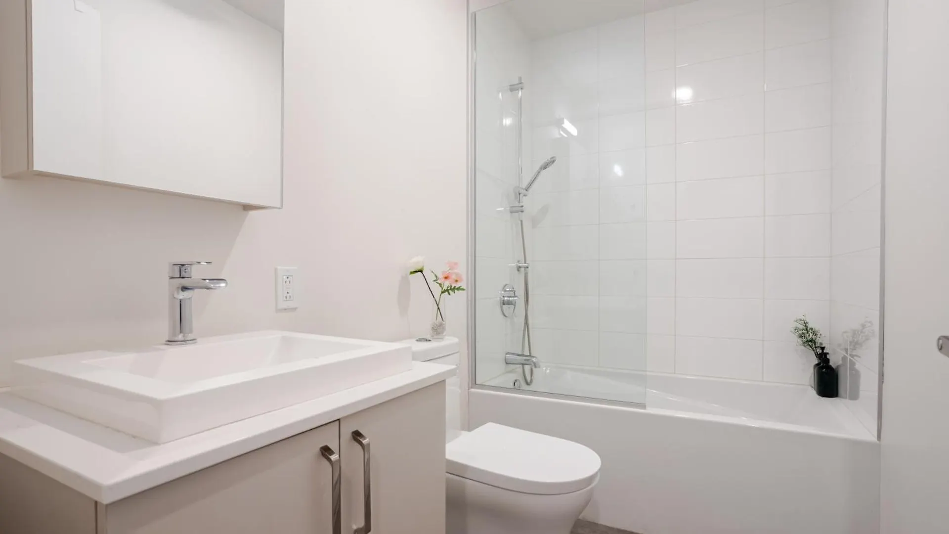 מונטריאול Stylish 1Bdr Apartment In The Heart Of Dt Mtl 0*,